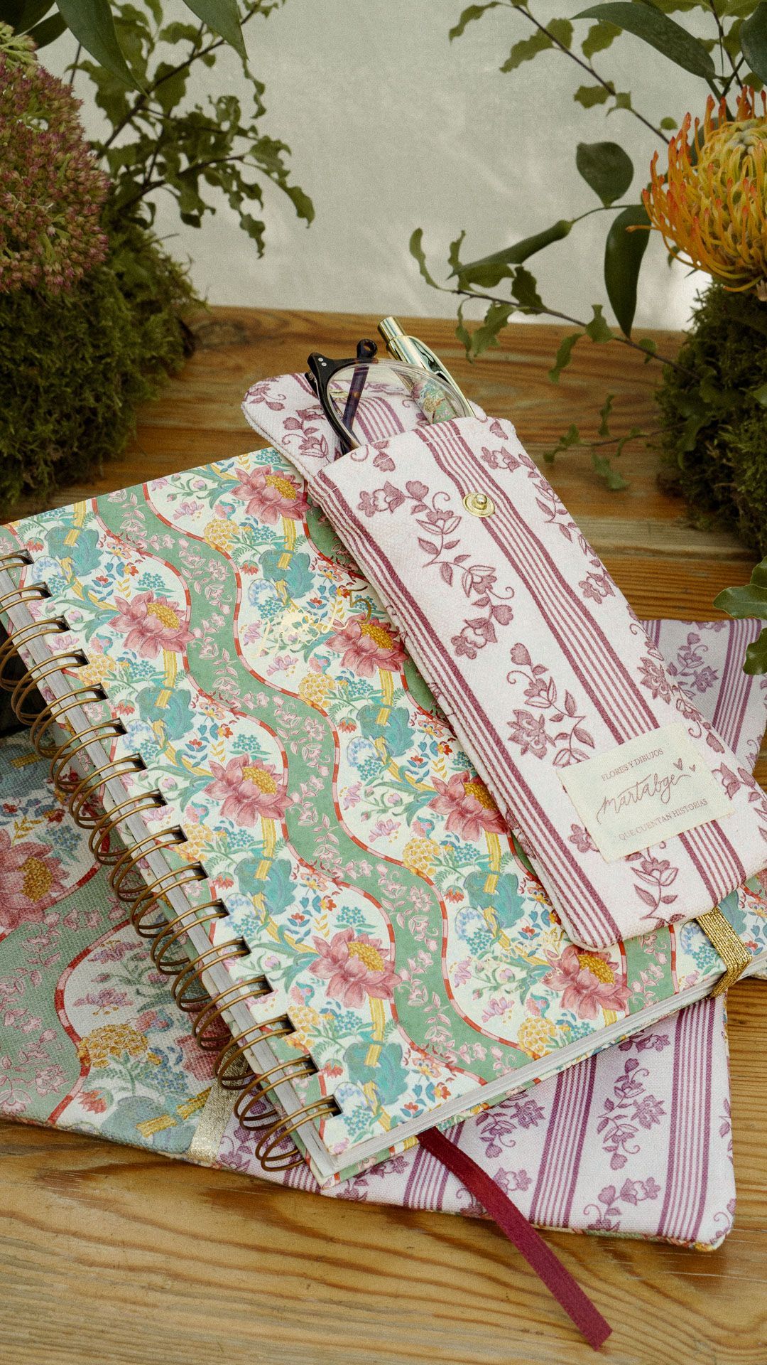funda-porta-bolis-y-gafas-martabge-dollhouse (2) funda-porta-bolis-y-gafas-martabge-dollhouse (2)